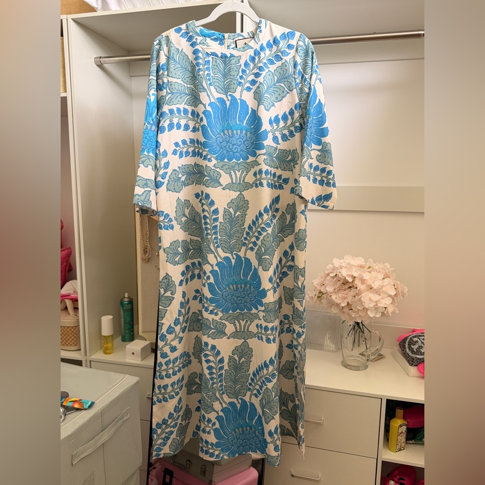 Tuckernuck Blue and White Floral Top